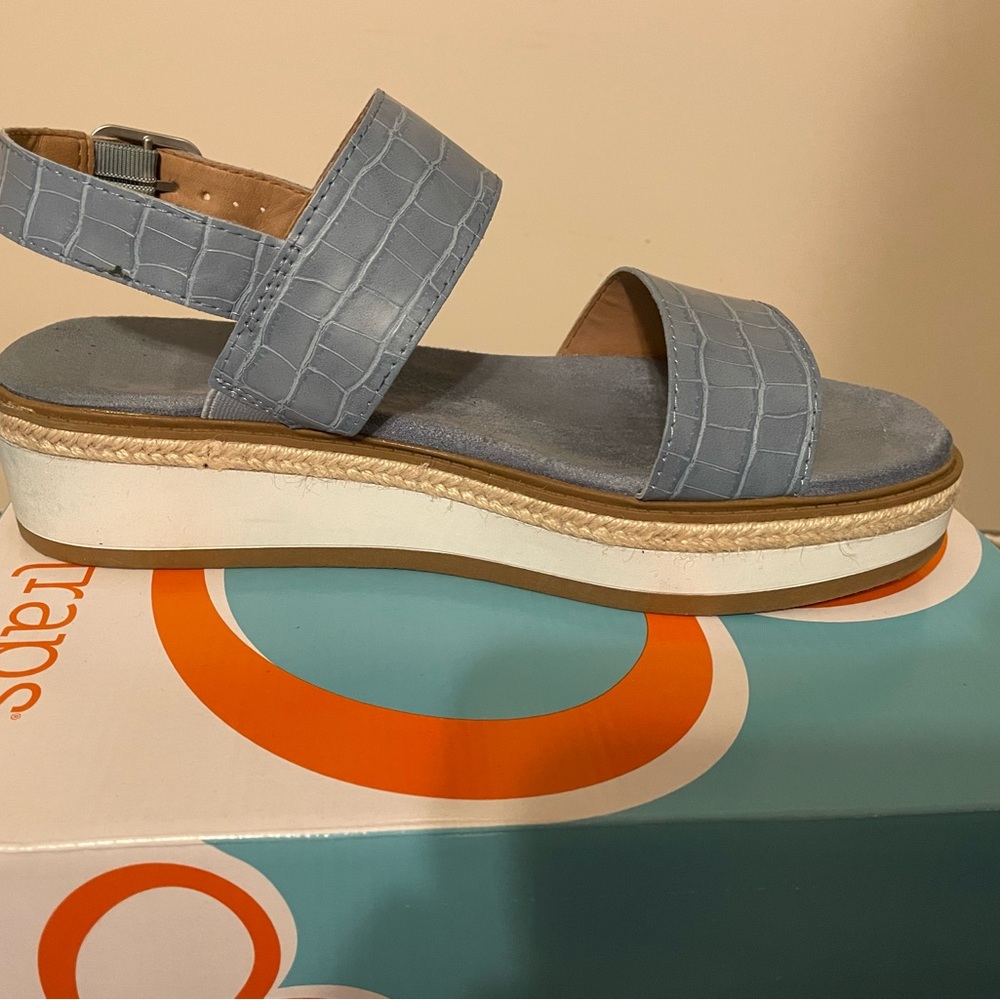 Light blue sandle